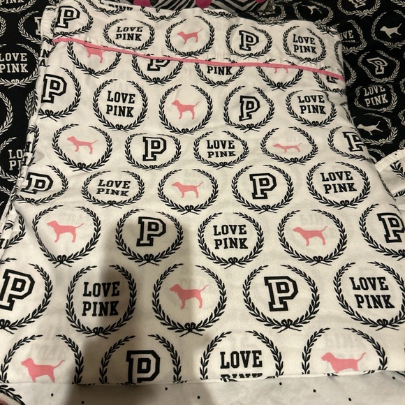 Victoria’s Secret Pink Monogram Full Sheets Rare ON HOLD DO NOT BUY - Picture 2 of 7